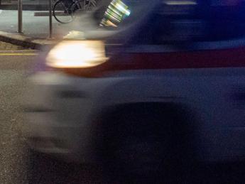 Scontri tra tifosi Milan e Psg, grave francese accoltellato 1 Scontri tra tifosi Milan e Psg grave francese accoltellato