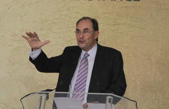 Spagna, spari contro il fondatore di Vox: colpito al volto Vidal-Quadras 1 Spagna spari contro il fondatore di Vox colpito al volto Vidal Quadras