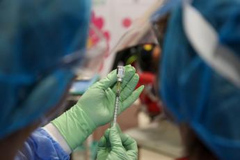 Cancro, è svolta vaccini. L’oncologo: “Entro 3-4 anni i primi frutti”
