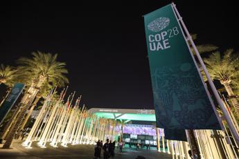 Cop28, approvato accordo su transizione da combustibili fossili