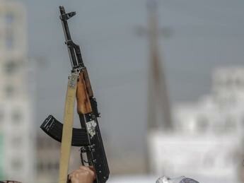 Houthi: “Abbiamo colpito la portaerei Usa Lincoln”