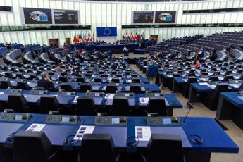 L’Ue vigila anche sul porno online: la decisione su PornHub, Stripchat e XVideos