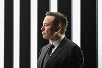 Musk: “Basta aiuti Usa a Ucraina, Putin non perderà guerra”