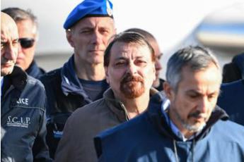 'Redenzione' per Cesare Battisti, no delle famiglie delle vittime all'incontro 1 Redenzione per Cesare Battisti no delle famiglie delle vittime allincontro