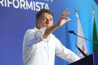 Renzi contro tutti, dall’Ue al governo Meloni da Schlein a Conte: cosa ha detto