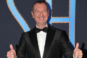 Sanremo 2024, Amadeus cambia il regolamento e porta i Big da 26 a 30: oggi i nomi