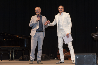 Solidarietà e spettacolo. oltre 700 manager a teatro per sostenere le associazioni umanitarie del veneto 1 Solidarieta e spettacolo. oltre 700 manager a teatro per sostenere le associazioni umanitarie del veneto