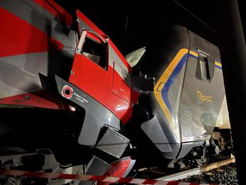 Urto tra due treni nel Ravennate, Trenitalia: “6 contusi lievi”