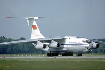 Aereo russo precipitato, Il-76: cosa sappiamo sul cargo strategico dell’esercito di Mosca