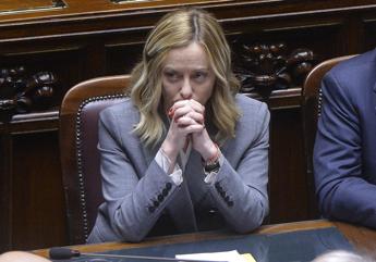 Da ‘Re Mida al contrario’ a ‘Regina dei tagli’, Conte e Schlein contro Meloni