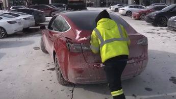 Freddo estremo a Chicago: problemi di ricarica per le Tesla