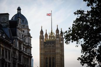 Fuga da Westminster: “Il palazzo del Parlamento è freddo e cade a pezzi”