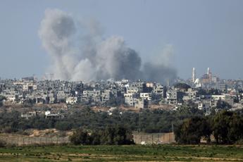 Gaza, decine di morti in raid Israele su due zone abitate