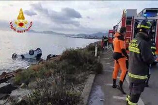 Incidente a Cagliari, 19enne muore nell'auto finita in mare 3 Incidente a Cagliari 19enne muore nellauto finita in mare