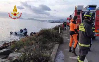 Incidente a Cagliari, 19enne muore nell’auto finita in mare