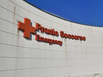Medici pronto soccorso: “Tanti ricoveri per mix virus respiratori, non solo anziani”