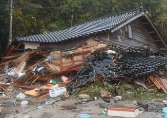 Terremoto in Giappone, 90enne estratta viva da macerie sisma Capodanno 5 Terremoto in Giappone 90enne estratta viva da macerie sisma Capodanno