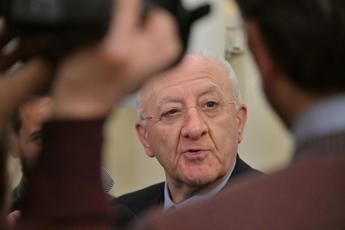 Autonomia Pd pronto a referendum. De Luca guida la protesta dei sindaci del Sud