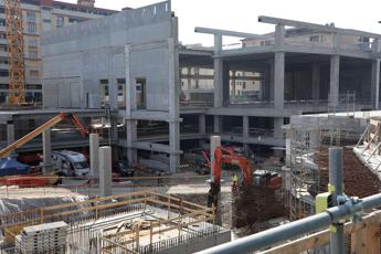Crollo Firenze, l’indagine: “Nel cantiere criticità e operai irregolari in Italia”