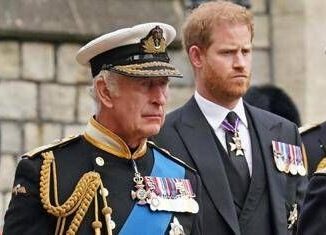 Elisabetta morente Carlo ha mentito a Harry per evitare larrivo di Meghan