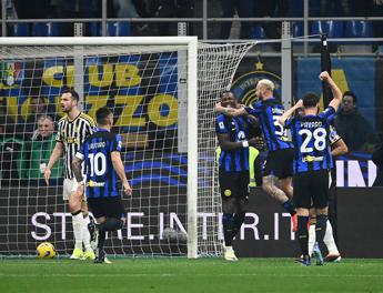 Inter-Juventus 1-0, autogol di Gatti: nerazzurri in fuga verso scudetto