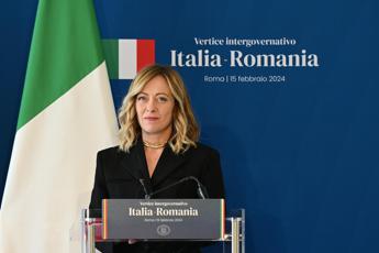 Meloni, vertice Italia-Romania con Ciolacu: “Condannati scontino pena nei loro Paesi”