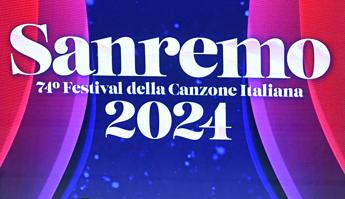 Sanremo 2024, seconda serata al via: Giorgia con Amadeus, Allevi e John Travolta ospiti