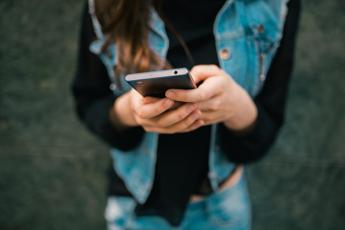 Smartphone, ecco quanto costano le riparazioni in Italia