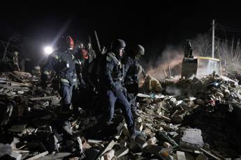 Ucraina, notte di raid russi. Kiev respinge offensiva in regione Zaporizhzhia