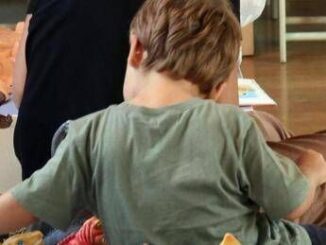 Bimbo in affido dalla nascita, a 4 anni viene dato in adozione ad altri 4 Bimbo in affido dalla nascita a 4 anni viene dato in adozione ad altri