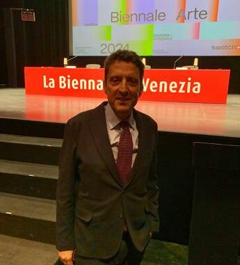 Buttafuoco: “In tempo di guerra Biennale è luogo di pace”