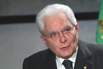 Famiglia, Mattarella: “Carta richiede sostegno, aiutare giovani coppie per favorire natalità”