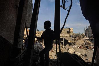 Israele, Cnn: raid su Rafah: uccisa donna incinta di otto mesi e le sue 2 bambine