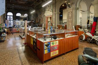 ‘Monte di Pietà’ alla Fondazione Prada esplora il debito