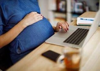 Lavoro una donna su 5 penalizzata dopo la nascita di un figlio