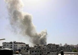Raid israeliani su Striscia 33 morti. Trovato corpo leader Hamas Mohammed Sinwar a Gaza