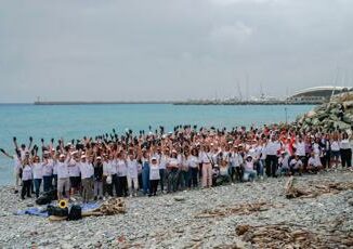 AXA Italia: oltre 1000 collaboratori coinvolti in attività educational e di pulizia delle spiagge durante l’“AXA Week for Good 2024”, per celebrare l’importanza del mare e della biodiversità 4 AXA Italia oltre 1000 collaboratori coinvolti in attivita educational e di pulizia delle spiagge durante lAXA Week for Good 2024 per celebrare limportanza del mare e della biodiversita