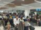 Caos voli ritardi e cancellazioni in aeroporti milanesi ultime news
