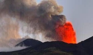 Etna nuova colata lavica. Ingv Modesta attivita esplosiva
