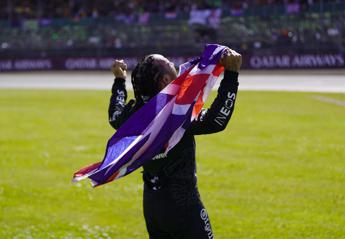 Hamilton trionfa a Silverstone, flop Ferrari in Gp Gran Bretagna