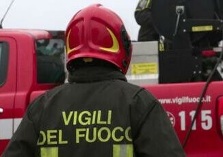 Roma scoppia incendio in un appartamento a Drangoncello morto un uomo