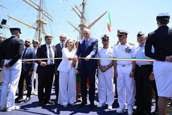 Tour Amerigo Vespucci, Crosetto inaugura il ‘Villaggio Italia’ a Los Angeles