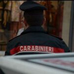 Immagine di Carabinieri durante controlli nei negozi