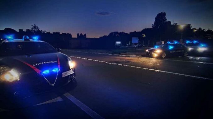 carabinieri auto notturno Auto de carabinieri