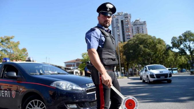 carabinieri cagliari Posto di blocco dei Carabinieri a cagliari