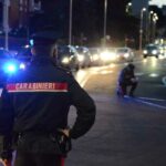 nell'immagine si vedono i carabinieri mentre effettuano rilievi stradali