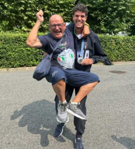 Antonio Marras: da dipendente di Poste Italiane a primo allenatore del medagliato olimpico Stefano Oppo 2 Antonio Marras e Stefano Oppo a Parigi