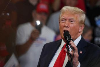 Trump nervoso per la sfida con Harris: “Avevo battuto Biden e ora devo battere lei”