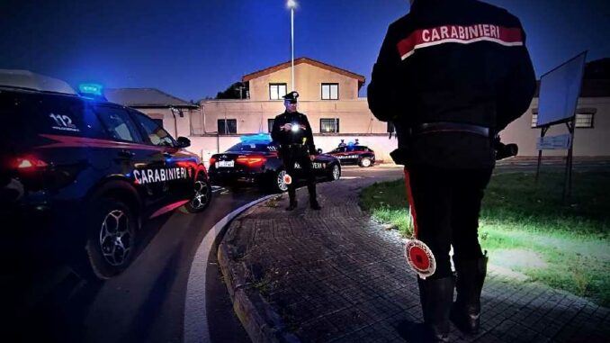 Taser contro turista violento in centro a Cagliari: fermato dai Carabinieri 1 carabinieri