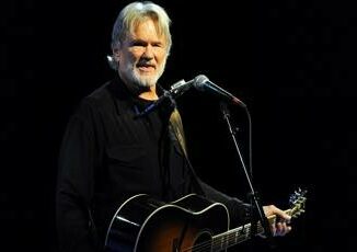 Addio a Kris Kristofferson leggenda della musica country e attore aveva 88 anni